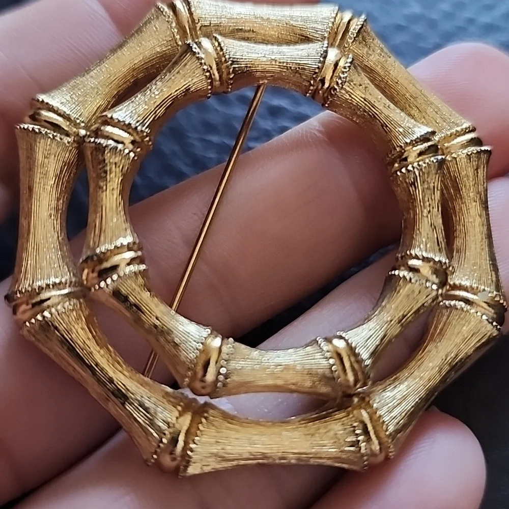 VTG Monet Gold Bamboo-Inspired Brooch - Picture 1 of 9